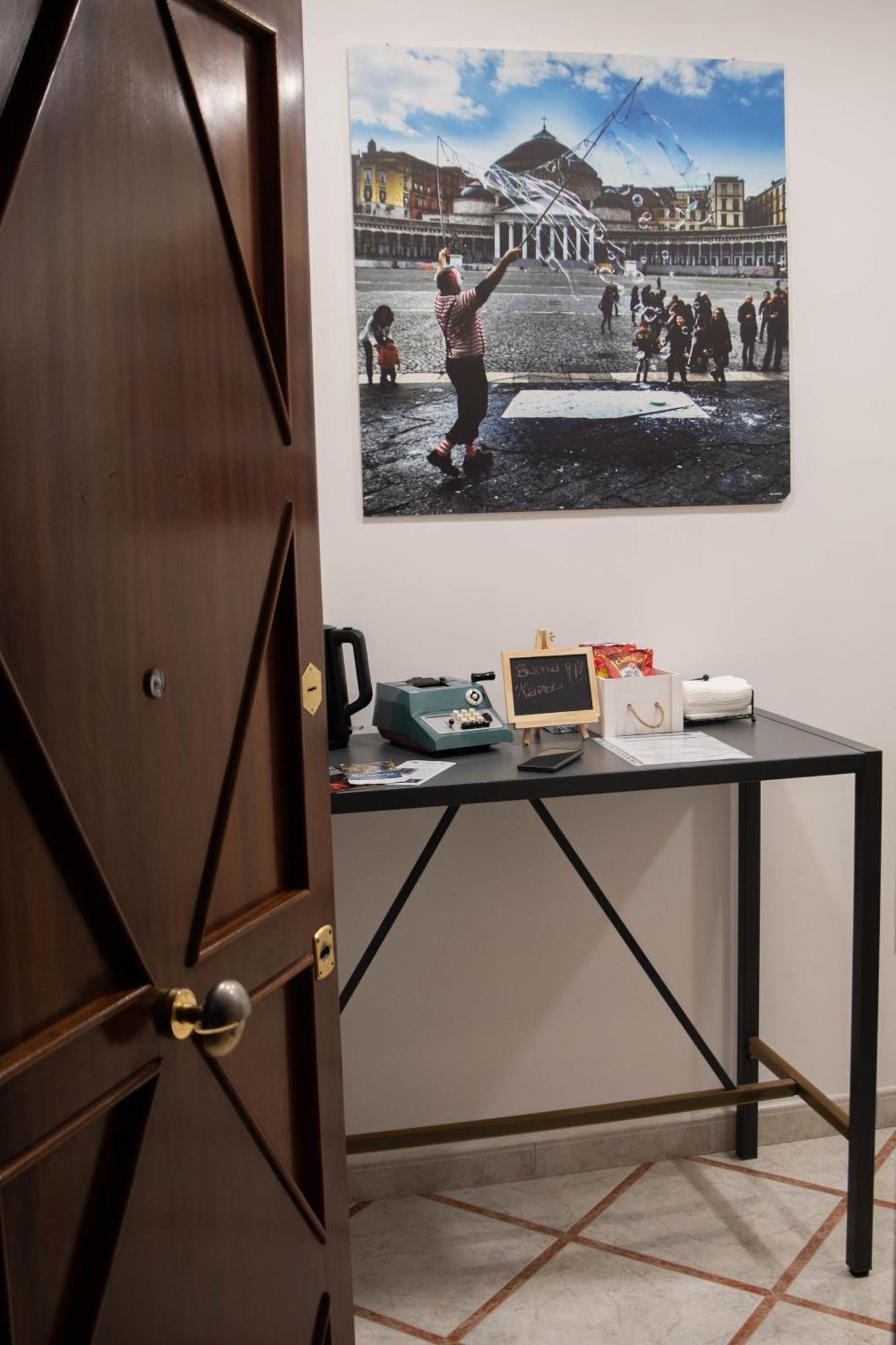 Buona Napoli Apartment ภายนอก รูปภาพ