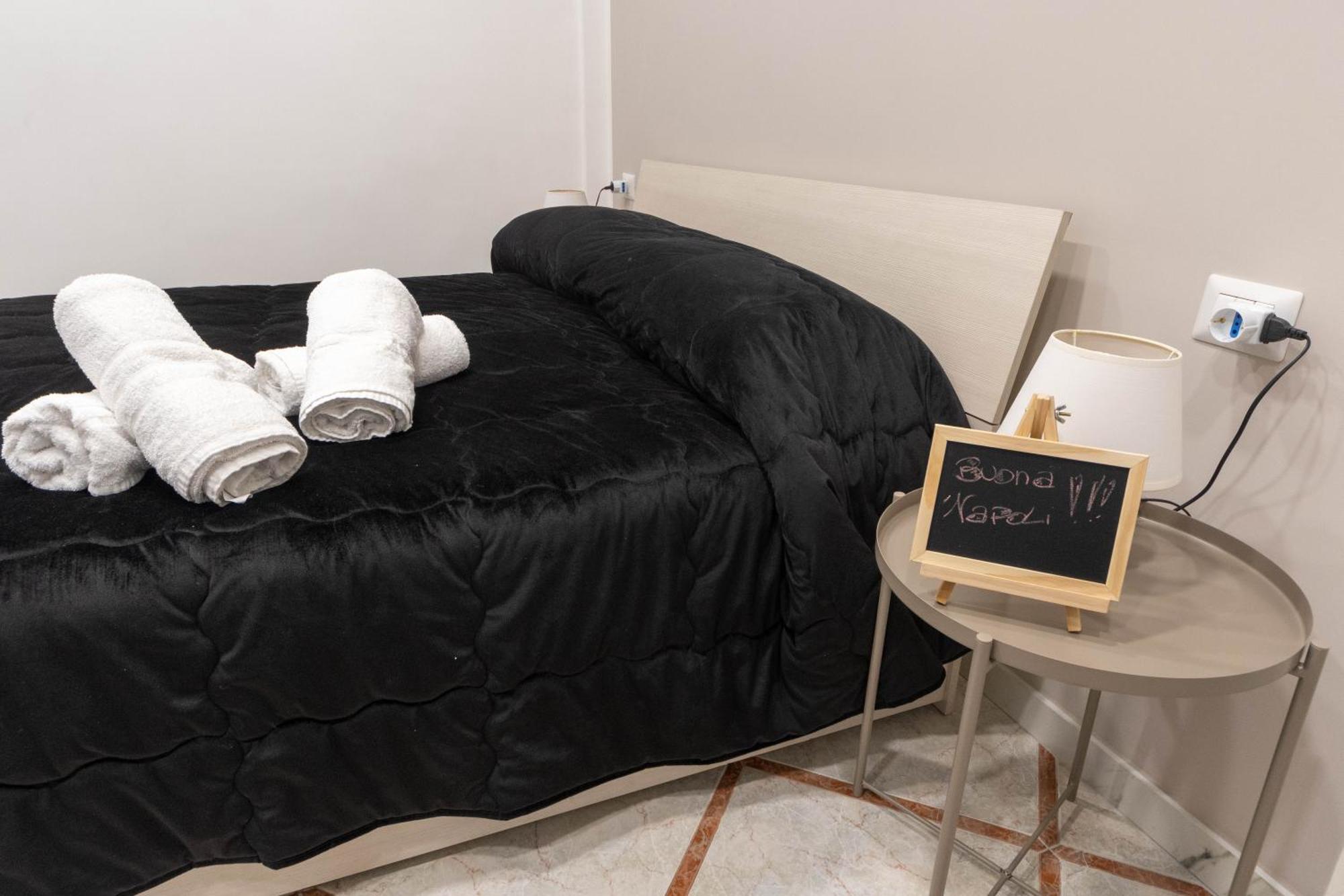 Buona Napoli Apartment ภายนอก รูปภาพ